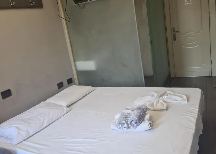 Driti Albania * Τίρανα